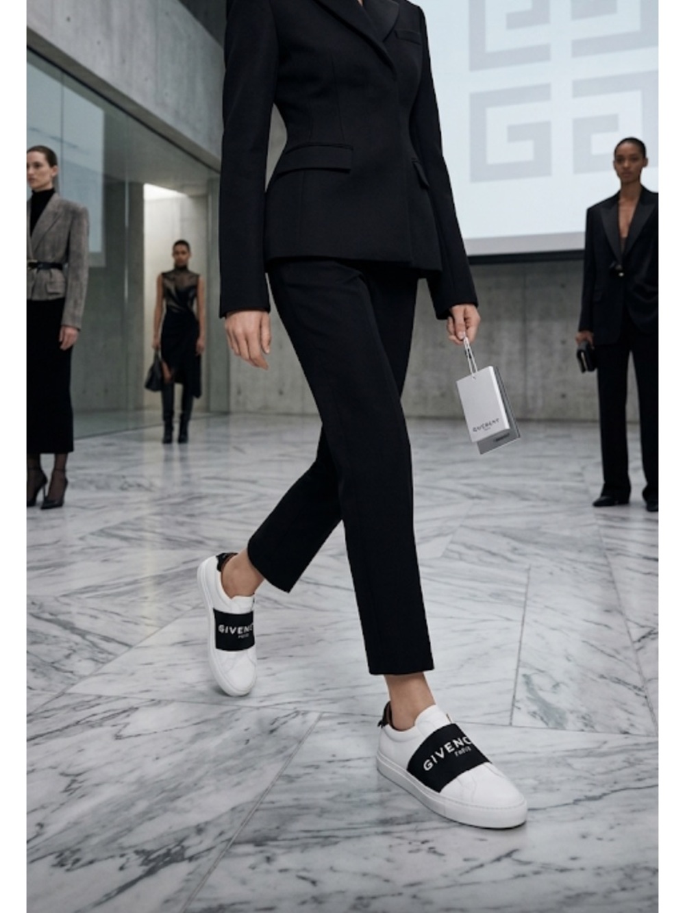 Givenchy White Leather designer Sneakers with Black Logo Band
